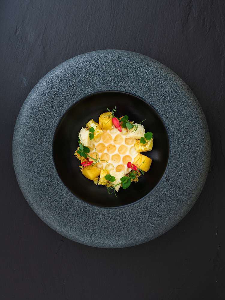 Тарелка, салатник Studio Raw Vulcanic presentation 165 мл d22Xh5 см black RD18535 - Фото 2